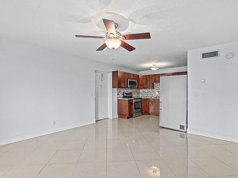 204 Foxtail Dr #F1 — Photo 7