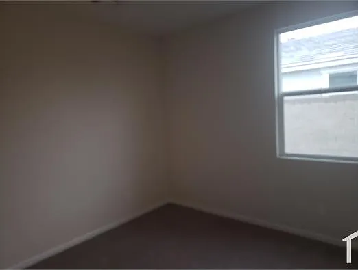 4 bed, 2370 sqft, $2,500 — Photo 4