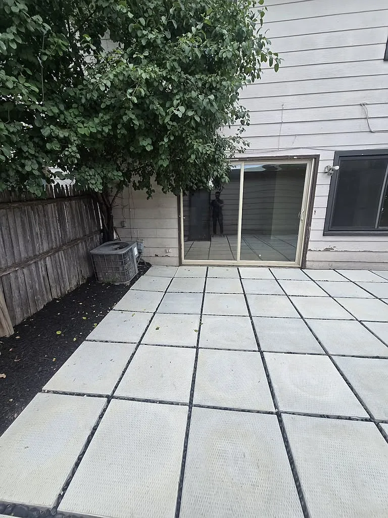 3 bed, 1.5 bath, 1296 sqft, $2,400 — Photo 3