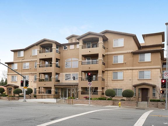 4th image of 88 N Jackson Ave Unit 208