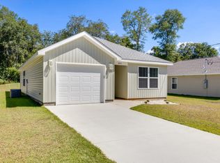 3871 Second Ave, Laurel Hill, FL 32567
