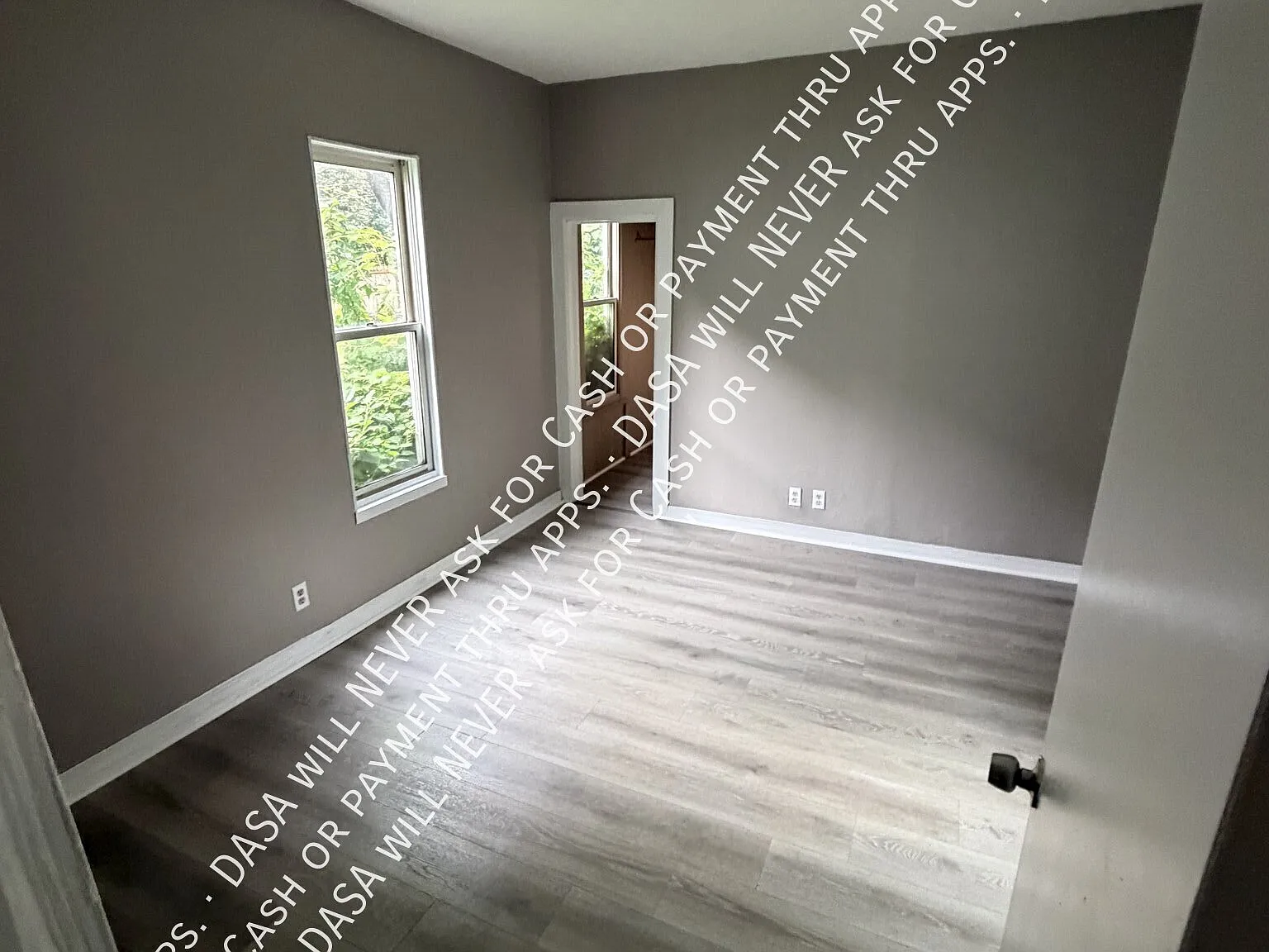 338 Tremont St Lower - 3 Bed / 1 Bath — Photo 3