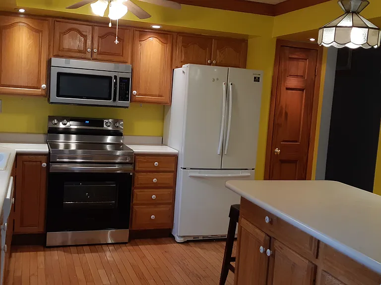 313 W Church St — Photo 5