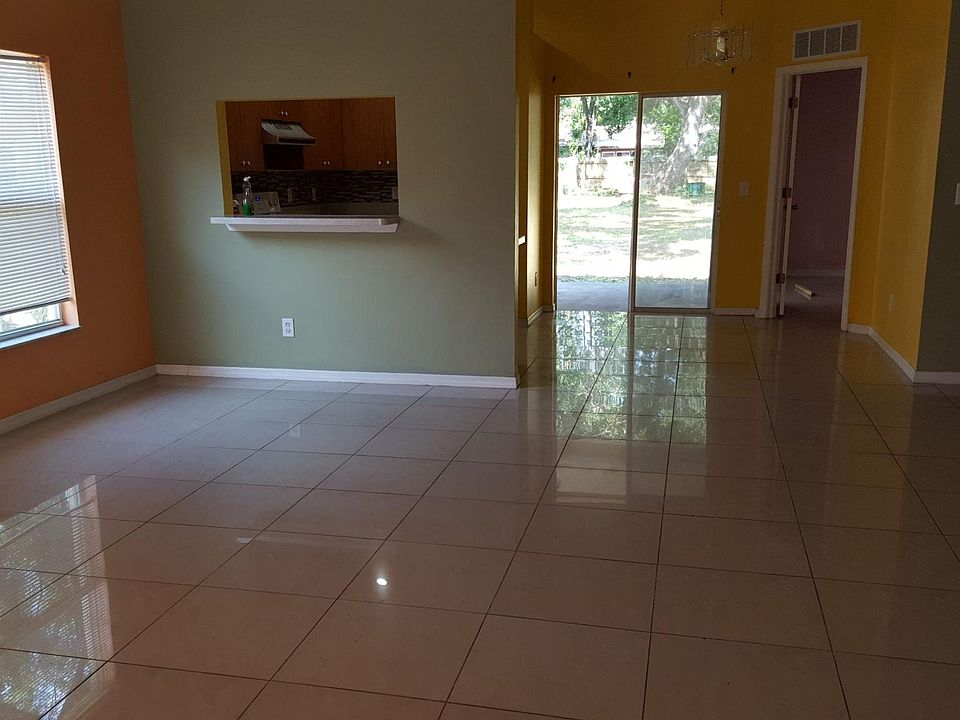 2nd image of 8120 N Fremont Ave