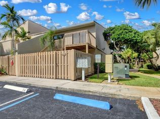 614 Executive Center Dr APT 205, West Palm Beach, FL 33401