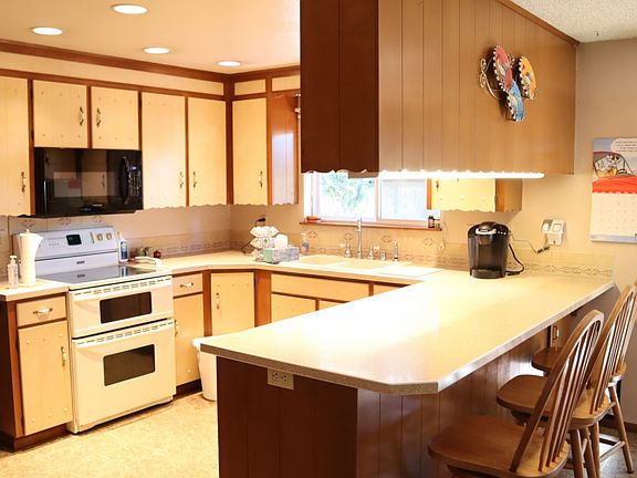 3rd image of 14706 116th Avenue Ct E