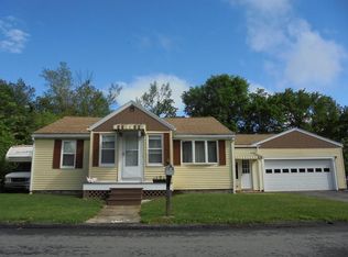 18 Vernon St, Baldwinville, MA 01436
