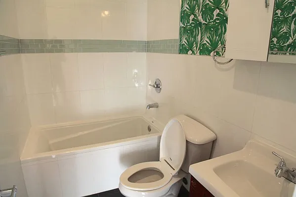 Rented by A M Homes Realty Inc | media 8