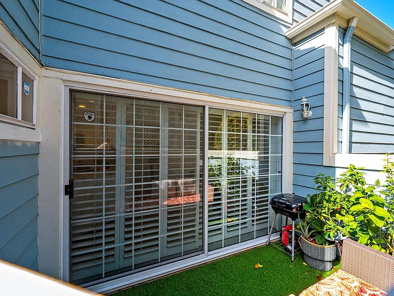 620 Holbrook Ct #101 — Photo 35