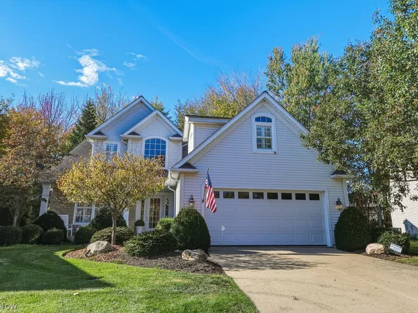 534 Brennans Ct, Avon Lake, OH 44012