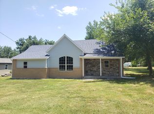 924 S Rinker Ave, Aurora, MO 65605