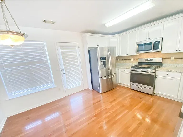 1068 S Gordon Rd — Photo 20