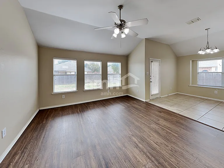 528 Paddle Dr — Photo 7