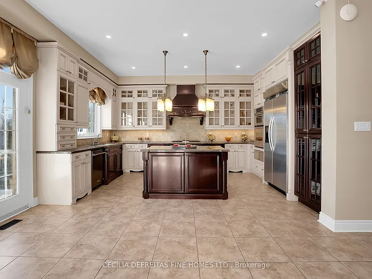 11 Beauvista Ct — Photo 25