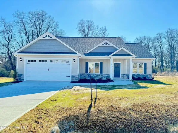 210 Creeks Edge Drive, Pikeville, NC 27863