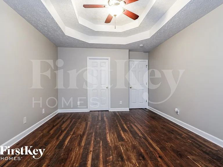 241 Ryan Rd — Photo 5