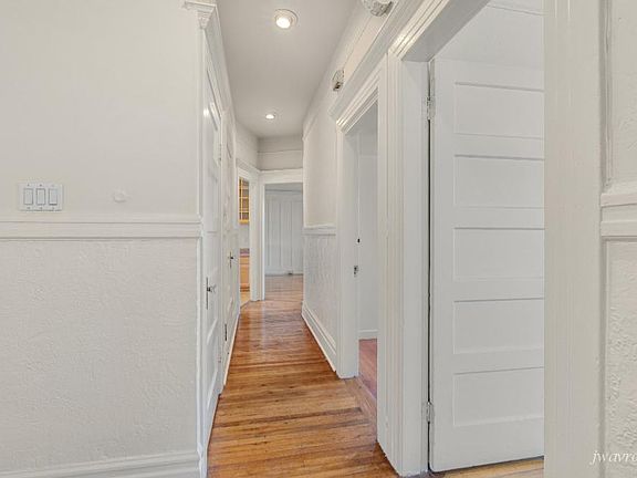 2nd image of 1389 Waller St