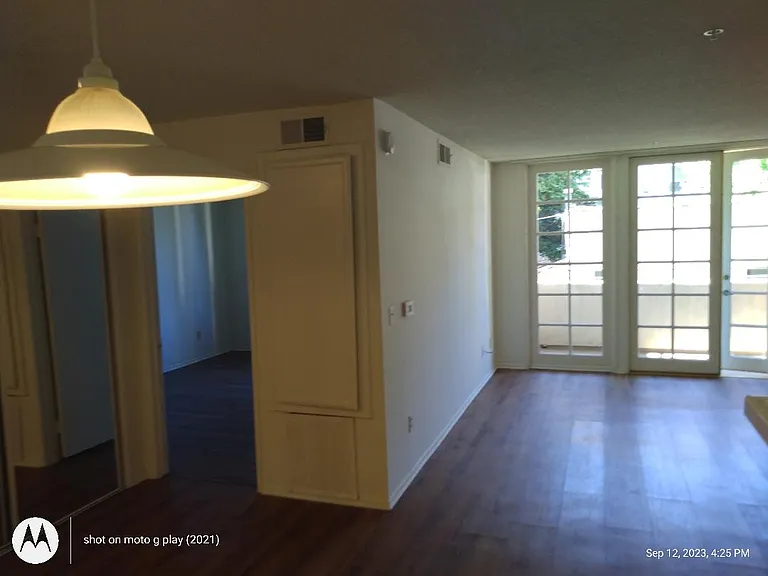640 Veteran Ave #304 — Photo 11