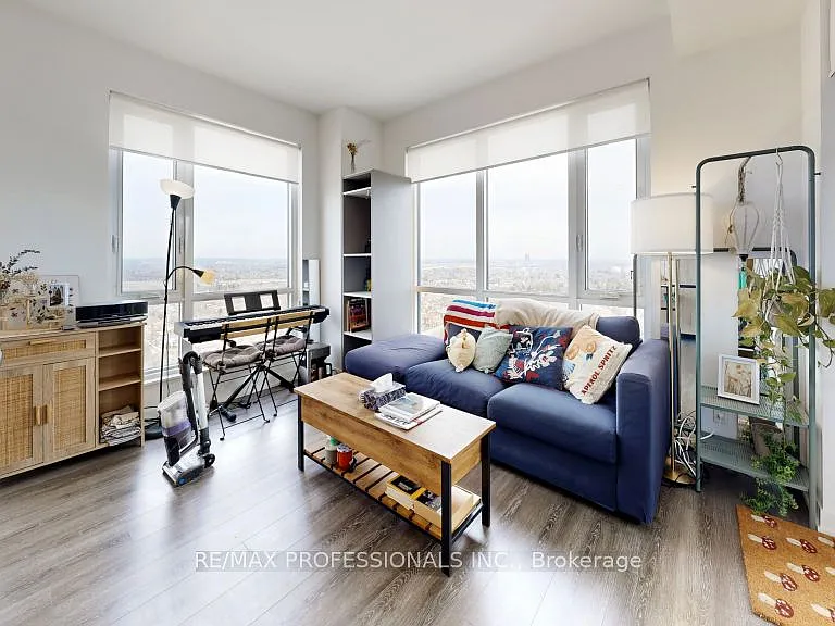 7950 Bathurst St #B2304 — Photo 8