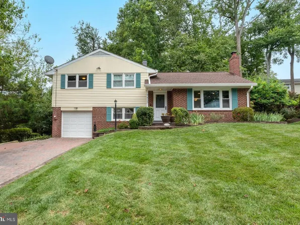 7423 Dickenson St, Springfield, VA 22150