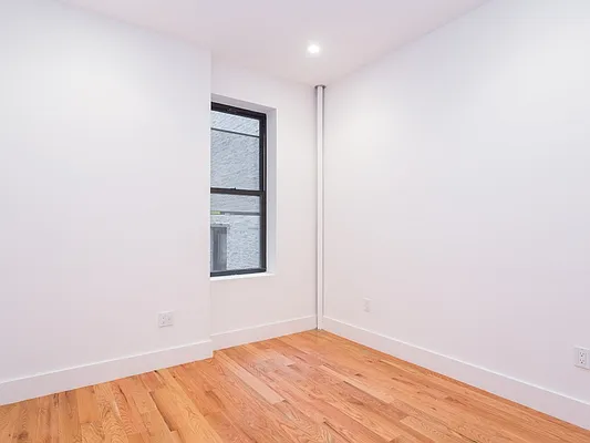 Rented by MNS | media 17