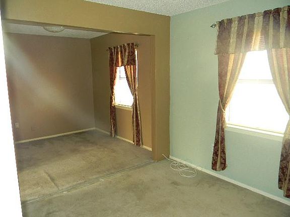 5th image of 107 McDaniel Dr