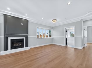 392 E 63rd Ave, Vancouver, BC V5X 2J9