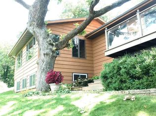 41773 Marys Hillview Dr, Winona, MN 55987