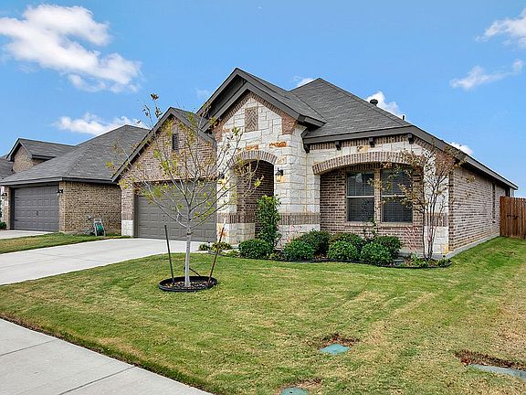 2nd image of 4128 Sweet Clover Ln