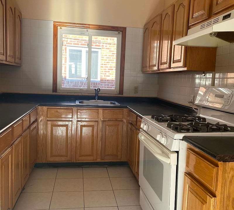 1st image of 2143 E 22nd St #2