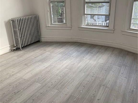 2nd image of 1736 Melville St