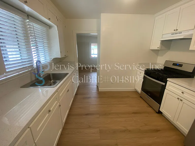 5150 Clara St — Photo 6