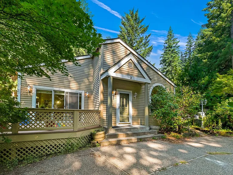 2 Holly View Way — Photo 1