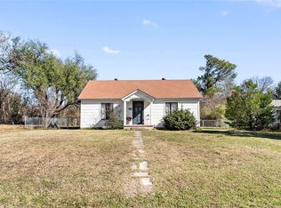 517 N Avenue F, Elgin, TX 78621