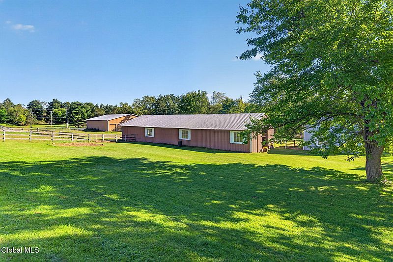 4th image of 431 Ridge Road