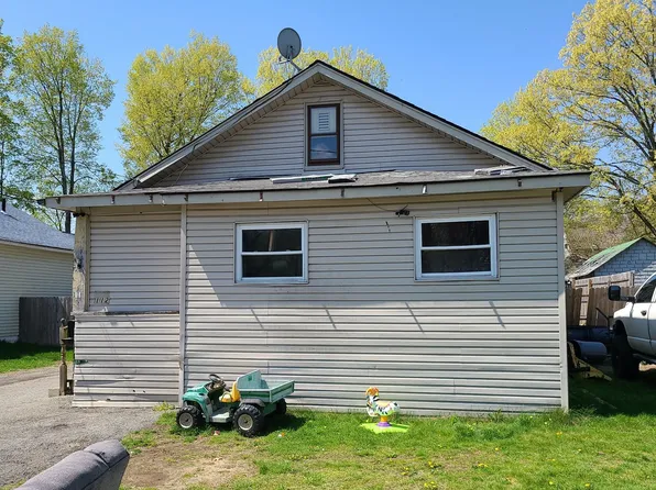 112 Barber St, Springfield, MA 01109