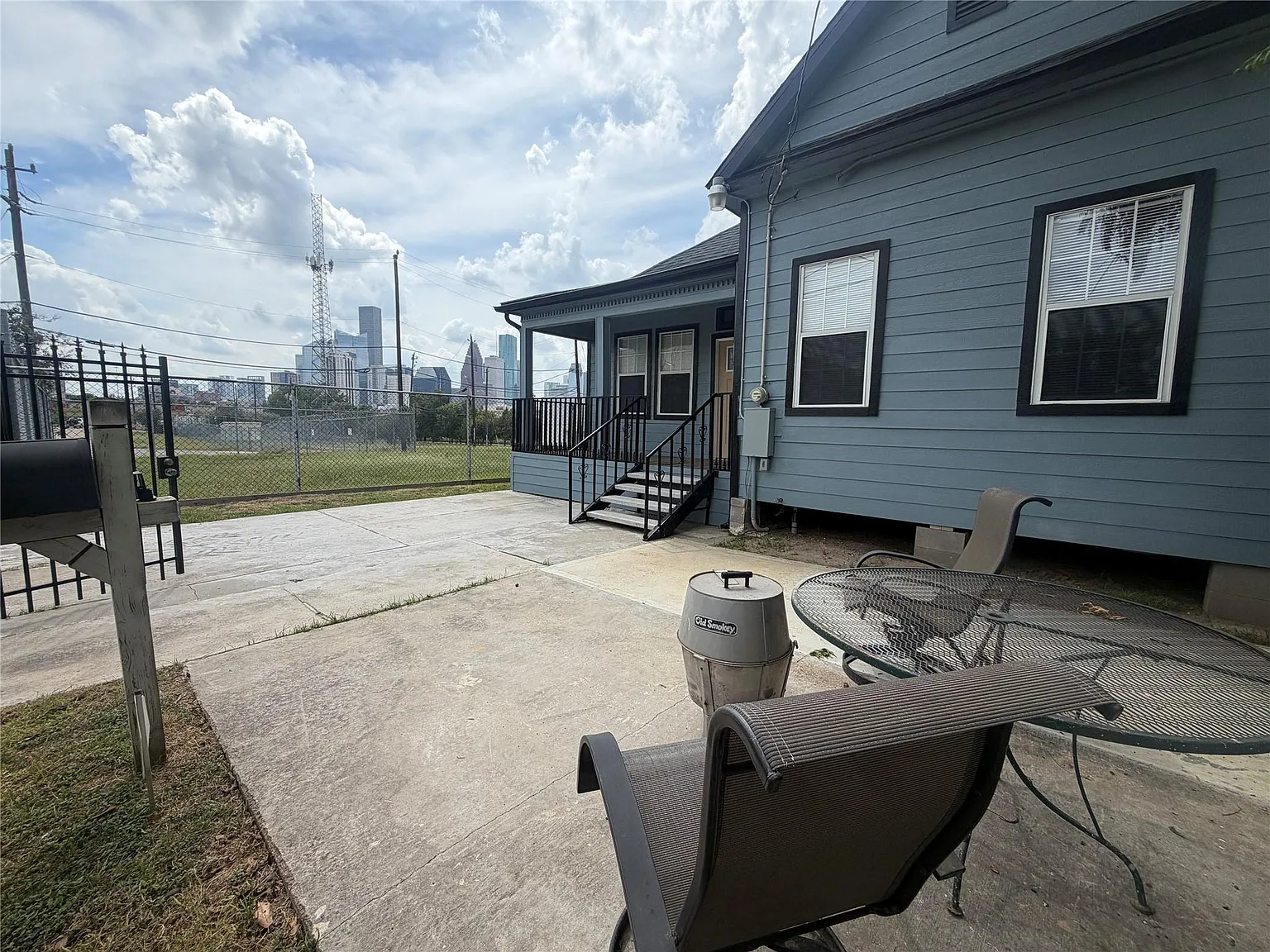 2 bed, 2.0 bath, 1274 sqft, $2,300 — Photo 4