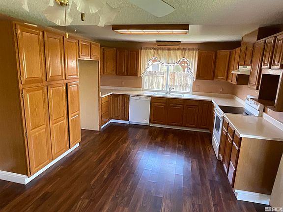 2nd image of 854 Glen Molly Dr