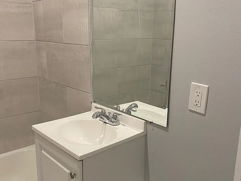 2380 Liberty St — Photo 10