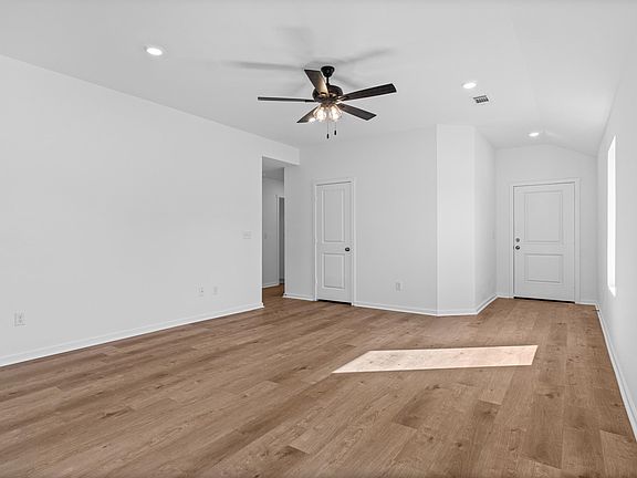 5th image of 1561 Meadows Dr