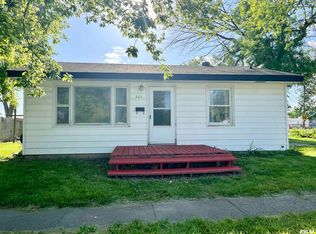 221 N Roodhouse Ave, Roodhouse, IL 62082