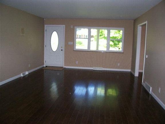 2nd image of 126 Woodland Dr