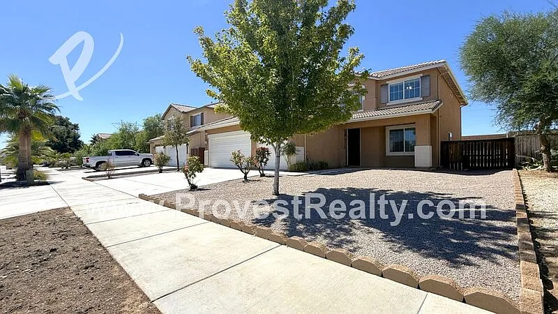 5 bed, 2.5 bath, 3317 sqft, $3,500 — Photo 3
