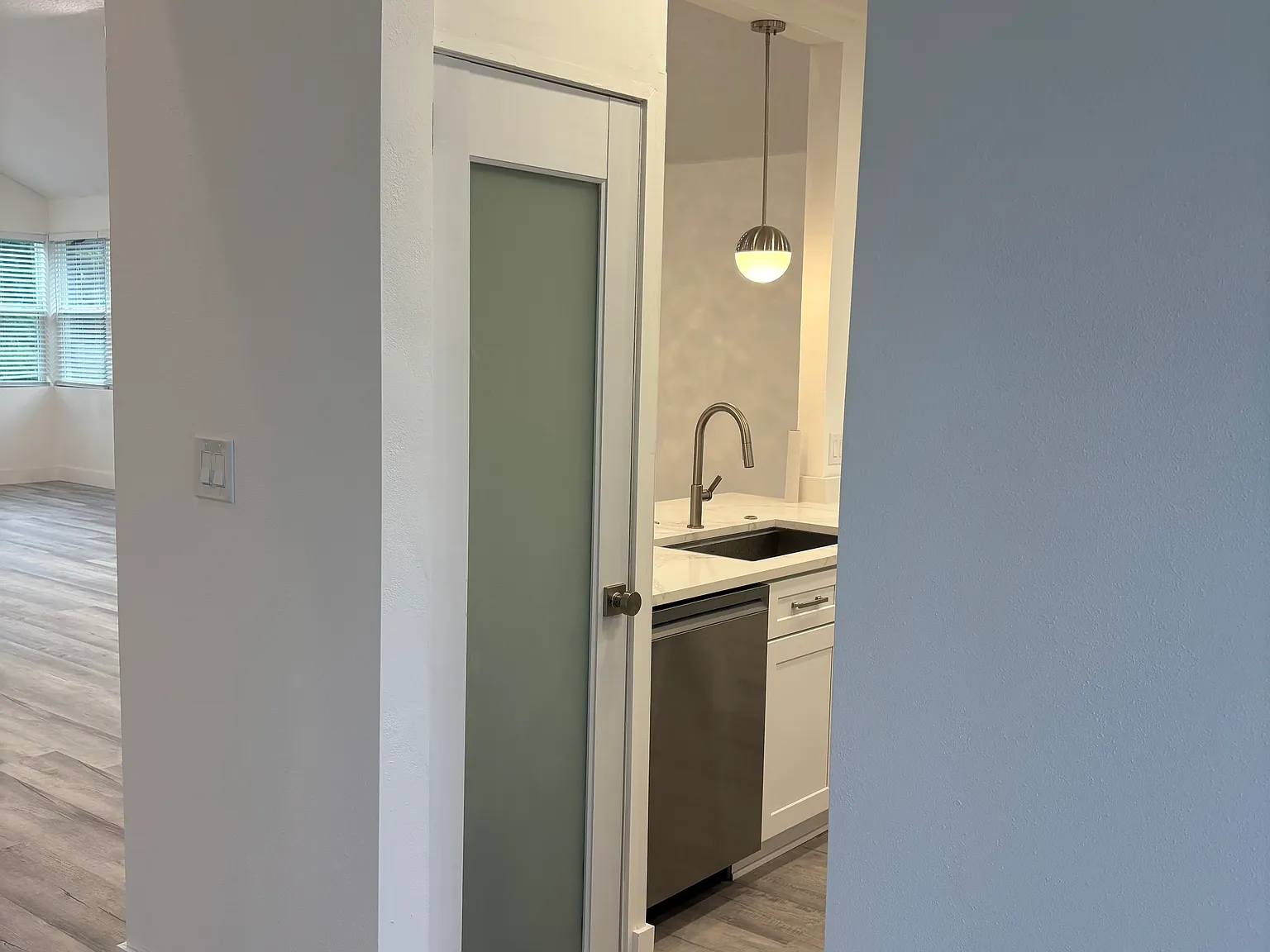 4 bed, 2152 sqft, $3,600 — Photo 4