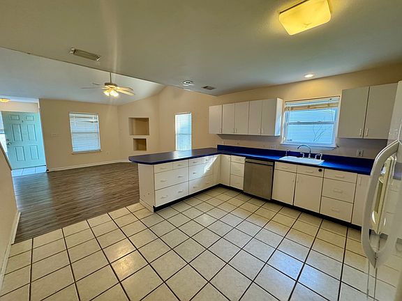 5th image of 223 Whispering Pines Cir