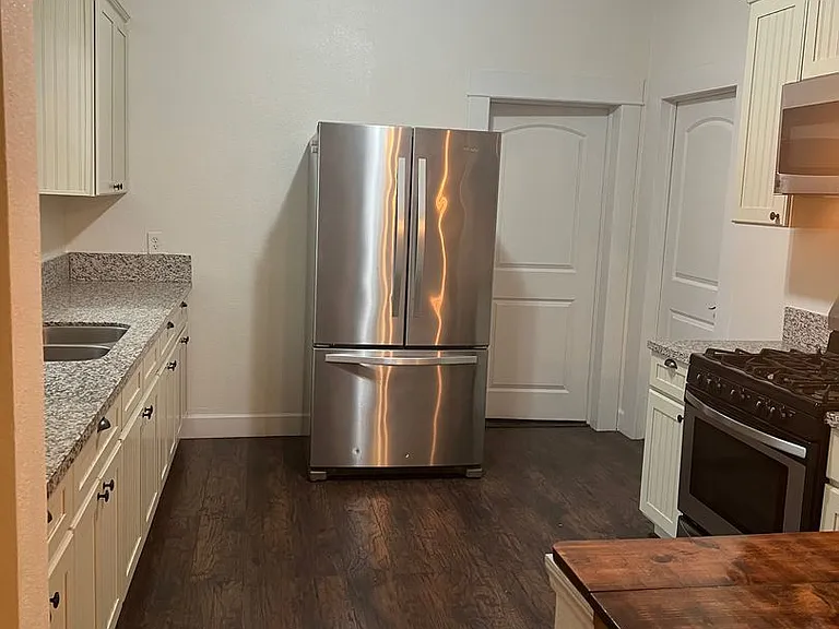 1407 E St — Photo 8