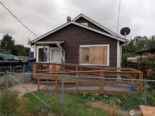 702 Elm Street, Kelso, WA 98626