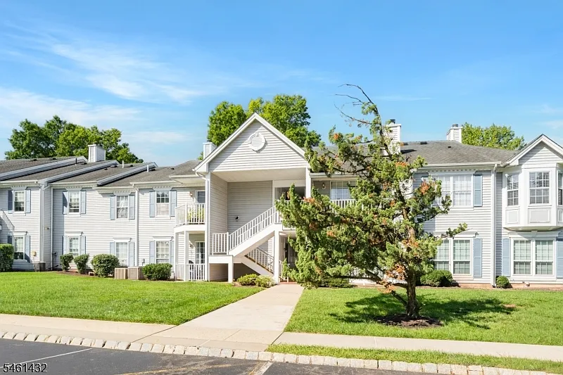 2 bed, 2.0 bath, $2,700 — Photo 3