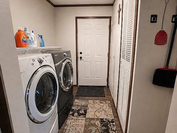 5th image of 109 Riverside Ter