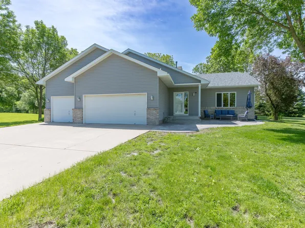 120 Windcrest St SW, New Prague, MN 56071